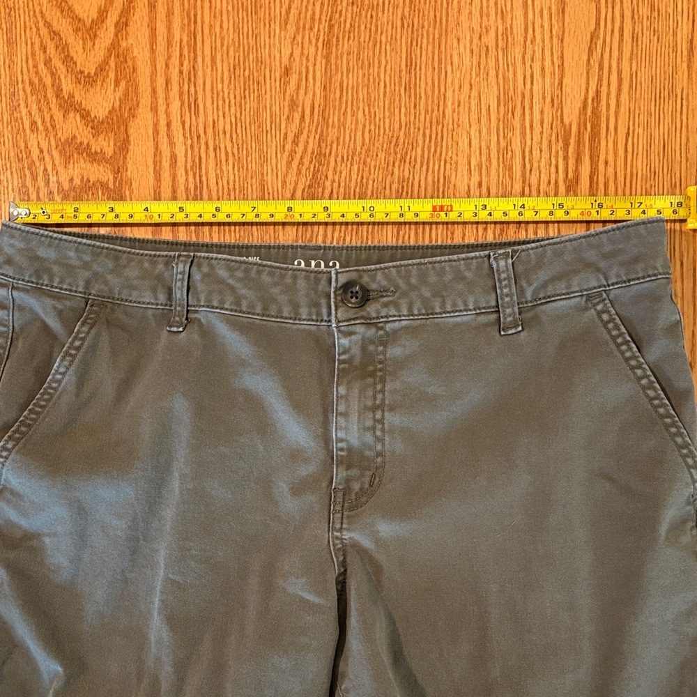 a.n.a Olive Green Women's Casual Shorts - Picture 7 of 7